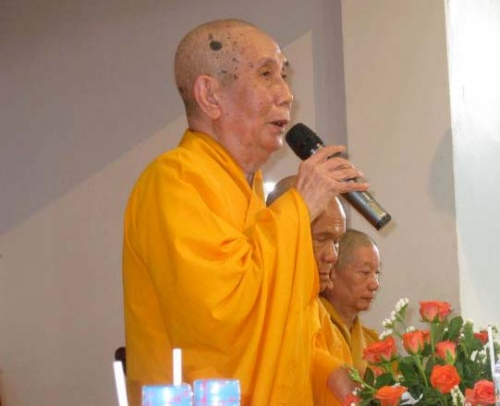 HT. Thích Đức Nghiệp ban đạo từ