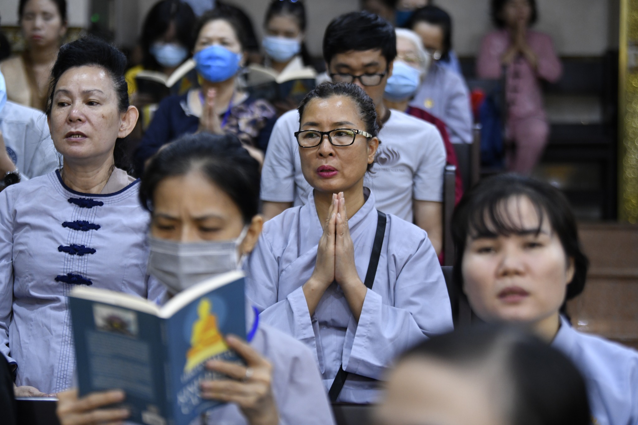 Ca sĩ Nhật Kim Anh khuyến khích hơn 800 bạn trẻ hãy siêng năng làm điều thiện để cuộc sống tốt đẹp hơn