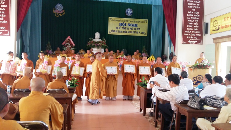 Tiền Giang: Hội nghị Sơ Kết Công Tác Phật Sự năm 2015 và Tổng Bế Giảng Khóa An Cư Kiết Hạ PL. 2559.