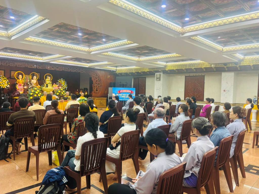 LỄ KHAI GIẢNG LỚP PHẬT PHÁP CĂN BẢN & NÂNG CAO HOÀN MÃN, QÚY PHẬT TỬ MANG NIỀM HOAN HỶ TRỌN VẸN VỀ NHÀ