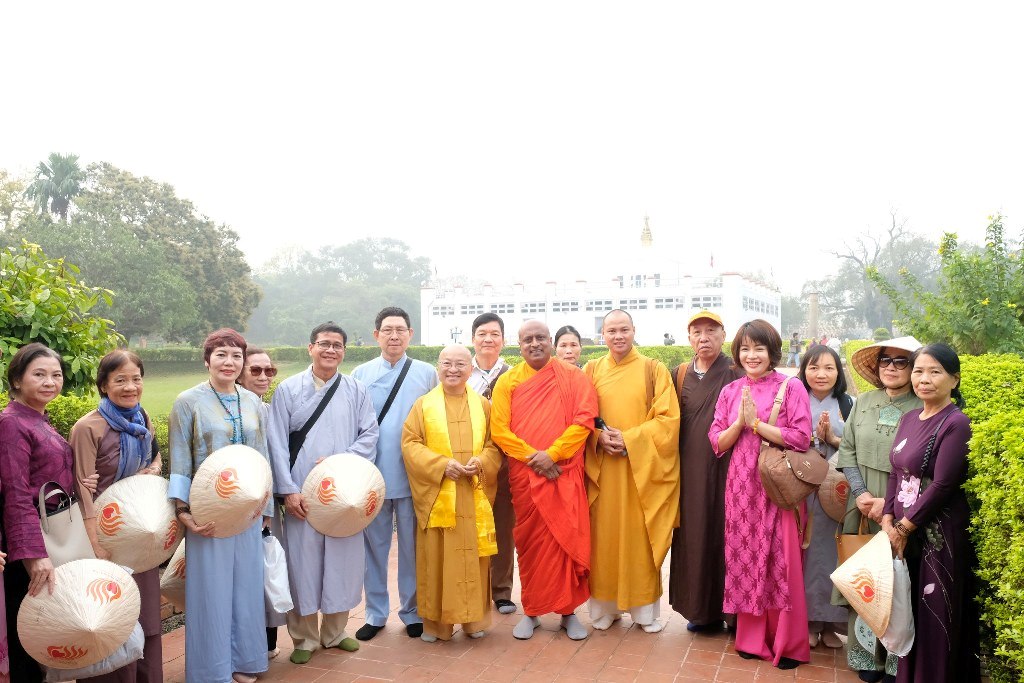 HÀNH TRÌNH THEO DẤU CHÂN PHẬT