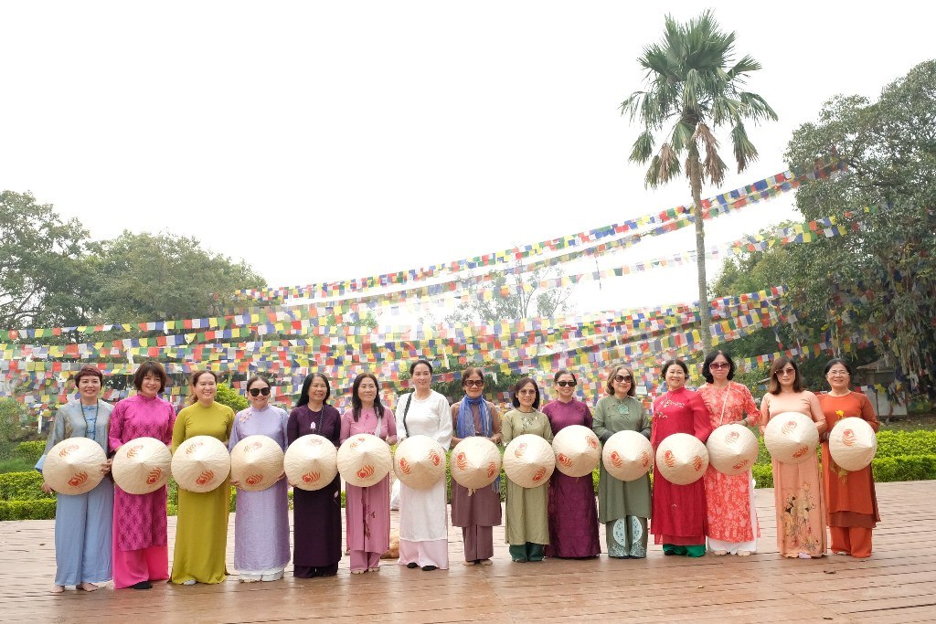 HÀNH TRÌNH THEO DẤU CHÂN PHẬT