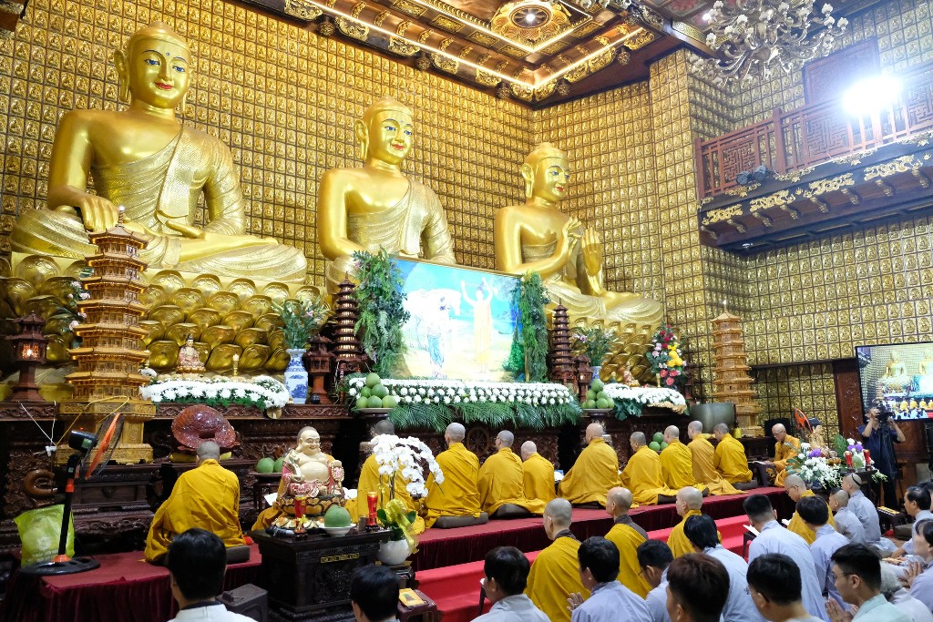 CHÙA GIÁC NGỘ: TRANG NGHIÊM LỄ TƯỞNG NIỆM NGÀY ĐỨC PHẬT XUẤT GIA (MÙNG 8 THÁNG 2 ÂL)