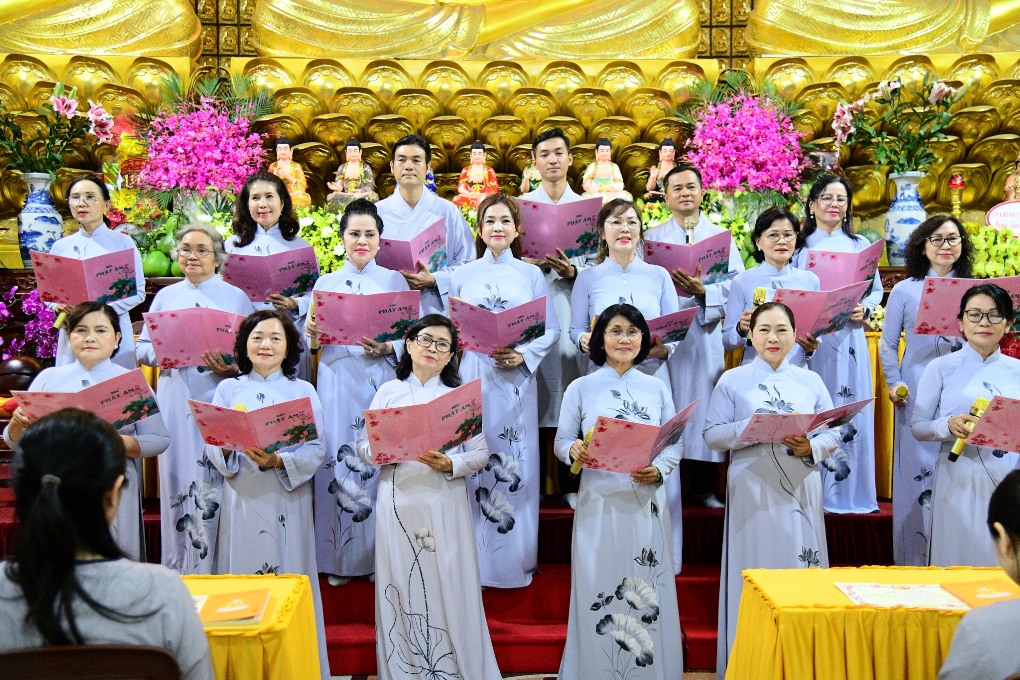 HƠN 200 PHẬT TỬ PHÁT TÂM QUY Y TAM BẢO TẠI CHÙA GIÁC NGỘ - GIEO HẠT BỒ-ĐỀ ĐÊM RẰM THÁNG GIÊNG