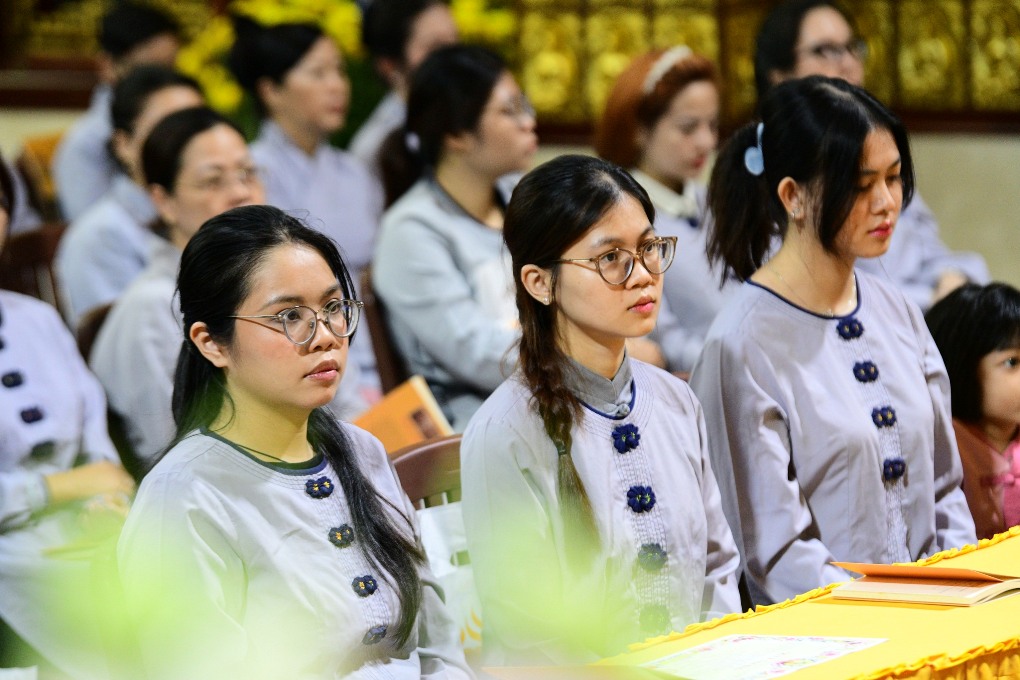 HƠN 200 PHẬT TỬ PHÁT TÂM QUY Y TAM BẢO TẠI CHÙA GIÁC NGỘ - GIEO HẠT BỒ-ĐỀ ĐÊM RẰM THÁNG GIÊNG