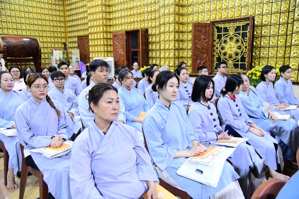 HƠN 200 PHẬT TỬ PHÁT TÂM QUY Y TAM BẢO TẠI CHÙA GIÁC NGỘ - GIEO HẠT BỒ-ĐỀ ĐÊM RẰM THÁNG GIÊNG