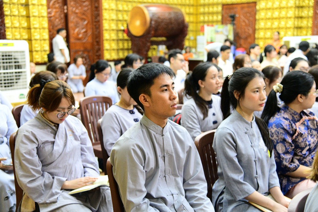 HƠN 200 PHẬT TỬ PHÁT TÂM QUY Y TAM BẢO TẠI CHÙA GIÁC NGỘ - GIEO HẠT BỒ-ĐỀ ĐÊM RẰM THÁNG GIÊNG