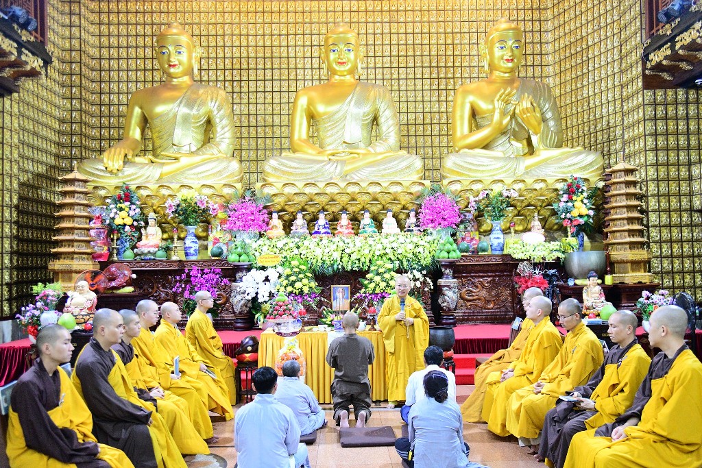 TRANG NGHIÊM LỄ TƯỞNG NIỆM THÂN MẪU THƯỢNG TỌA THÍCH NHẬT TỪ TẠI CHÙA GIÁC NGỘ