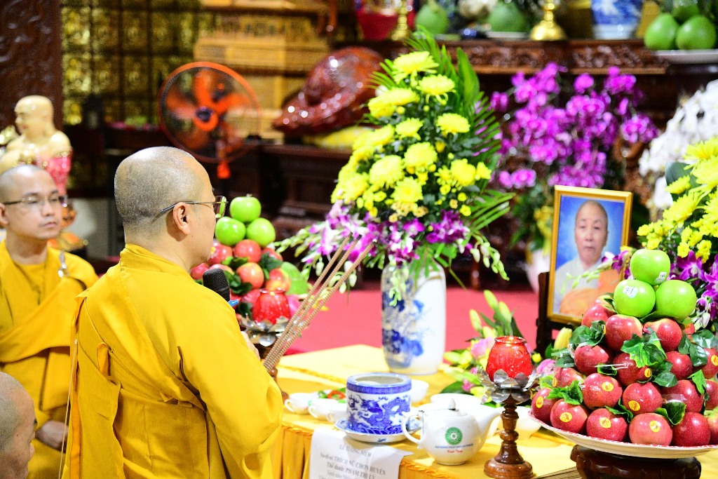 TRANG NGHIÊM LỄ TƯỞNG NIỆM THÂN MẪU THƯỢNG TỌA THÍCH NHẬT TỪ TẠI CHÙA GIÁC NGỘ