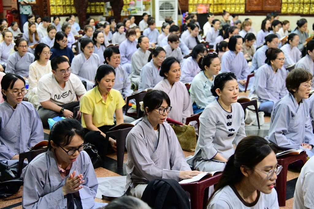 ĐÊM SÁM HỐI – TRỞ VỀ LẮNG NGHE CHÍNH MÌNH TẠI CHÙA GIÁC NGỘ