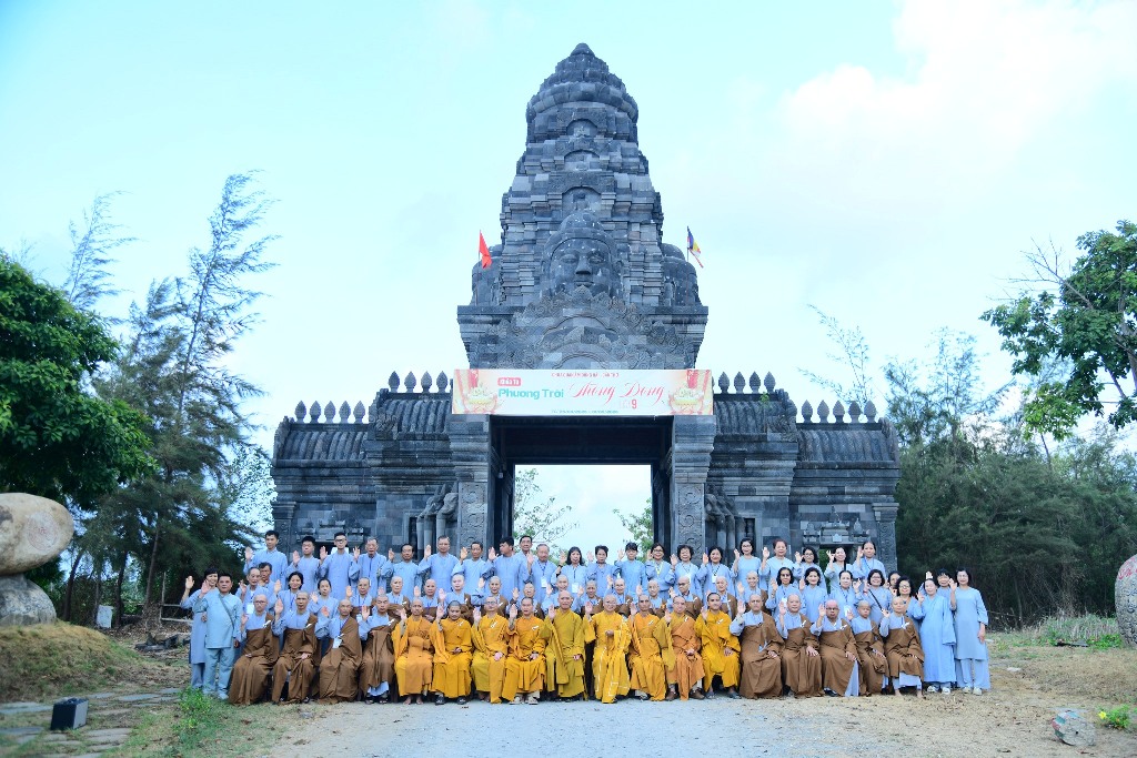 SÁNG AN NHIÊN TRONG KHÓA THIỀN HÀNH