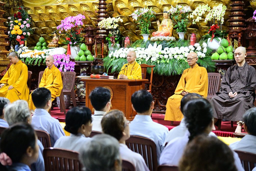KHÓA TU NGÀY AN LẠC 19/04/2026: “KHÔNG TRỐN CHẠY, KHÔNG SỢ HÃI” – ĐI TỪ TRÍ TUỆ ĐẾN BÌNH AN NỘI TÂM