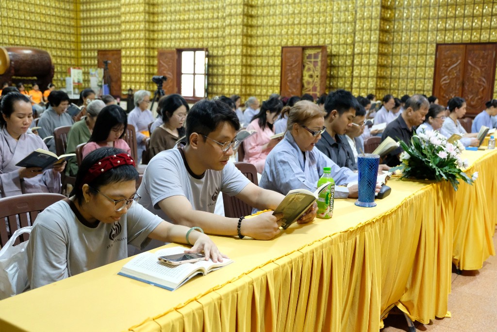 CHIỀU AN LẠC LẮNG SÂU: PHÁP THOẠI CHUYỂN HÓA NỘI TÂM TỪ ĐẠI ĐỨC THÍCH NGỘ TOÀN