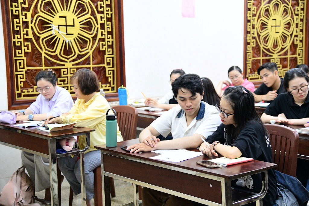 KHAI GIẢNG LỚP TIẾNG ANH GIAO TIẾP TẠI CHÙA GIÁC NGỘ