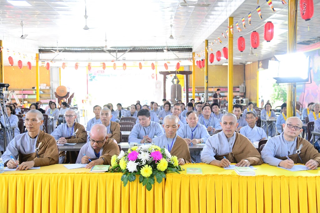 NUÔI DƯỠNG ĐẠO TÂM – SOI SÁNG CHÍNH MÌNH