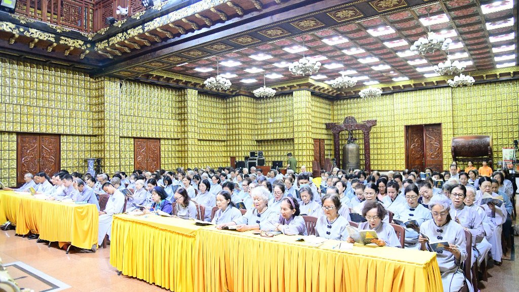 KHÓA TU NGÀY AN LẠC 19/04/2026: “KHÔNG TRỐN CHẠY, KHÔNG SỢ HÃI” – ĐI TỪ TRÍ TUỆ ĐẾN BÌNH AN NỘI TÂM