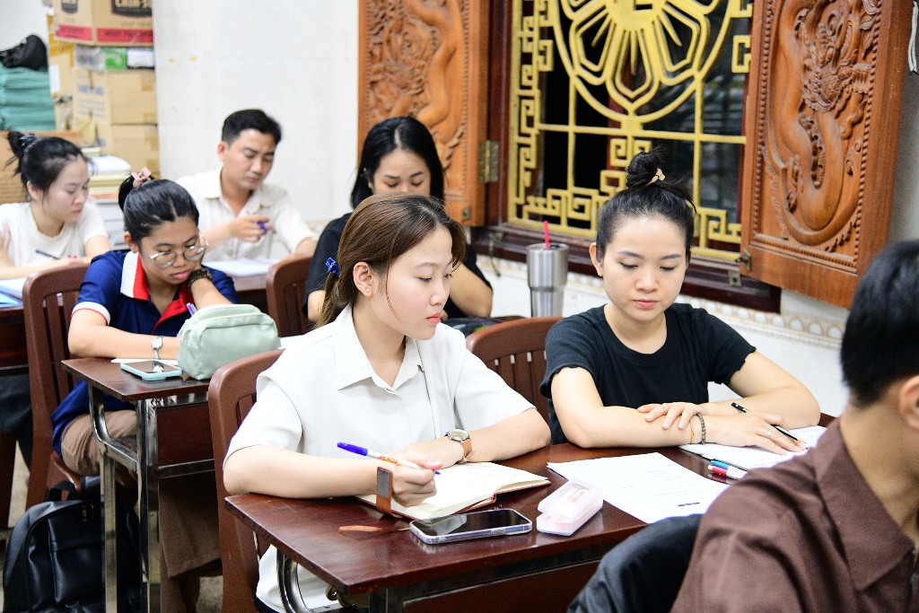 KHAI GIẢNG LỚP TIẾNG ANH GIAO TIẾP TẠI CHÙA GIÁC NGỘ