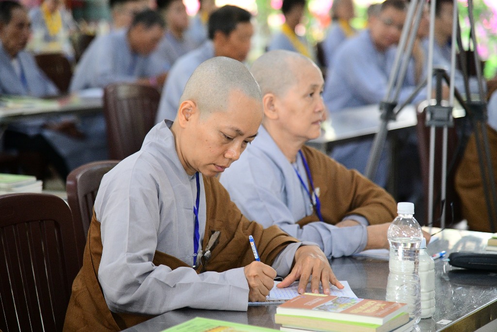 NUÔI DƯỠNG ĐẠO TÂM – SOI SÁNG CHÍNH MÌNH