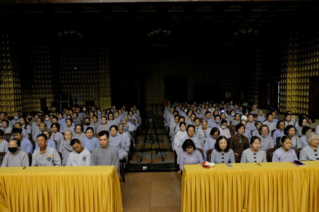 LÀM CHỦ CẢM XÚC – CHÌA KHÓA AN LẠC GIỮA ĐỜI SỐNG HIỆN ĐẠI