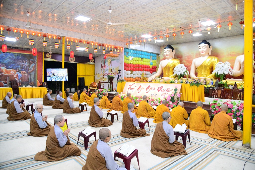 LỄ SÁM HỐI TOÀN THỂ TẠI CHÙA QUAN ÂM ĐÔNG HẢI