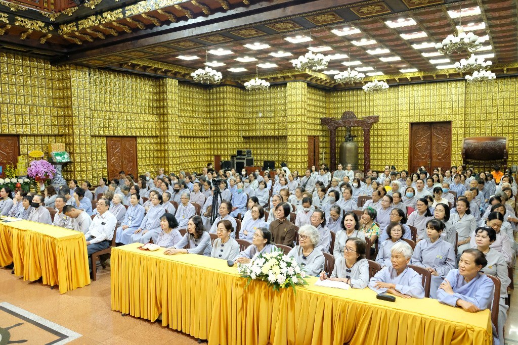 LÀM CHỦ CẢM XÚC – CHÌA KHÓA AN LẠC GIỮA ĐỜI SỐNG HIỆN ĐẠI