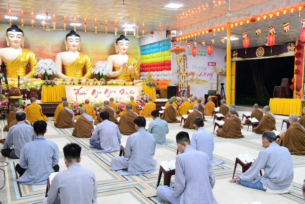 LỄ SÁM HỐI TOÀN THỂ TẠI CHÙA QUAN ÂM ĐÔNG HẢI