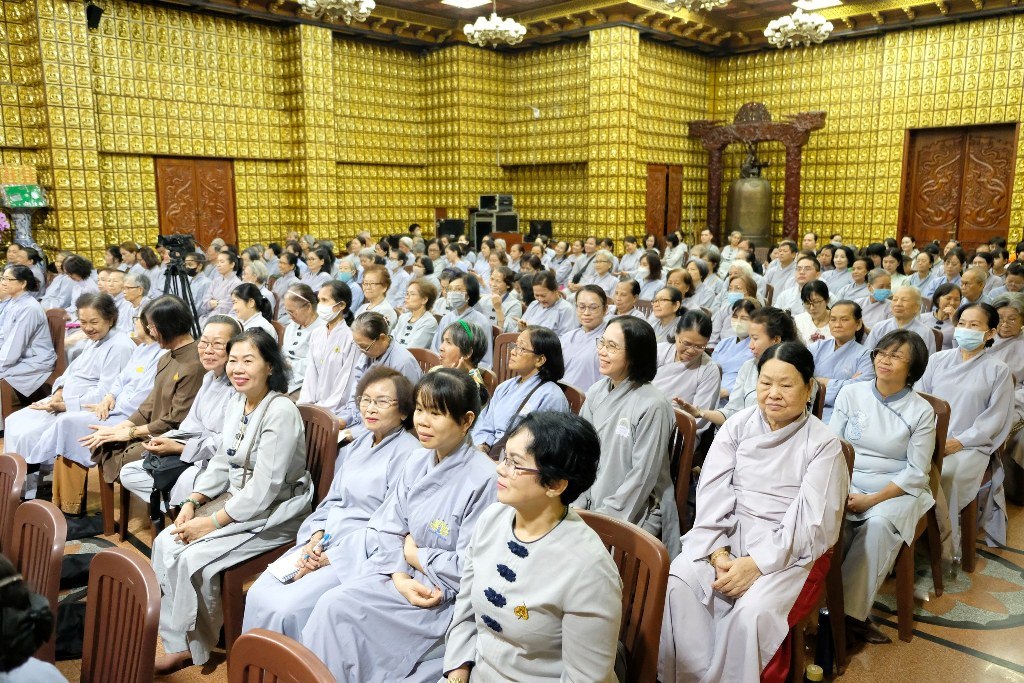 LÀM CHỦ CẢM XÚC – CHÌA KHÓA AN LẠC GIỮA ĐỜI SỐNG HIỆN ĐẠI