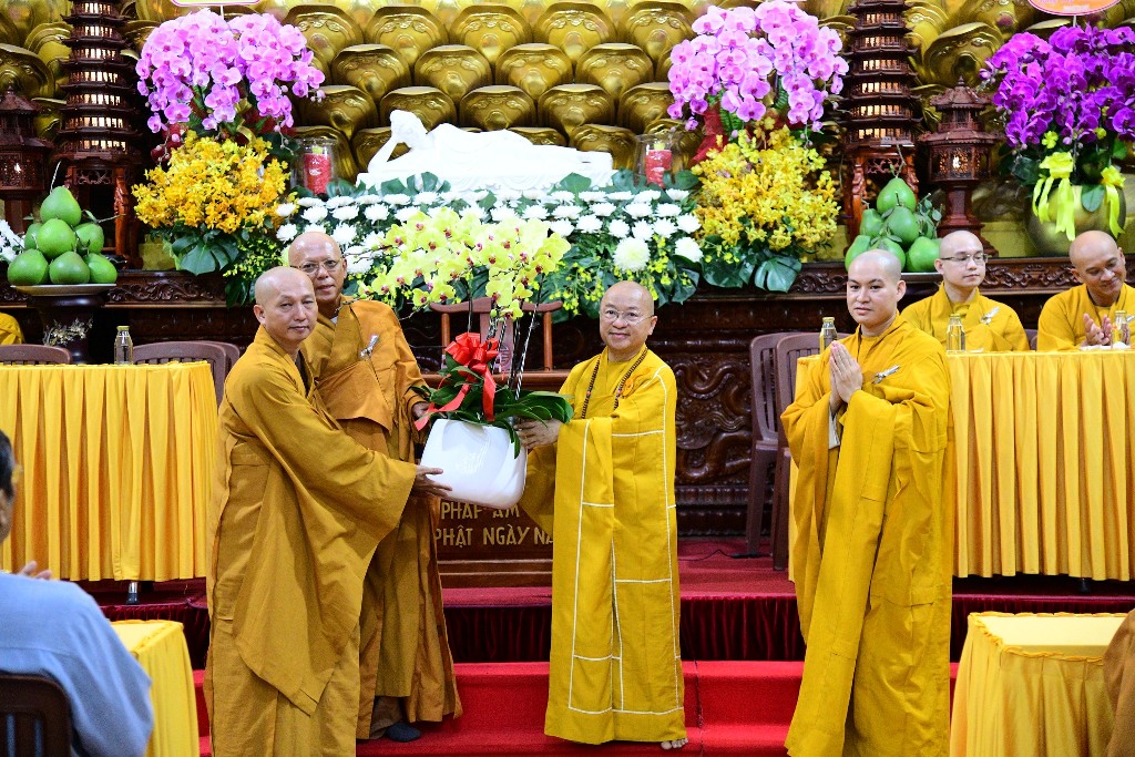 LỄ TƯỞNG NIỆM ĐỨC PHẬT NHẬP NIẾT-BÀN VÀ MỪNG NGÀY TIẾP NỐI LẦN THỨ 58 CỦA SƯ PHỤ THÍCH NHẬT TỪ: THẮP SÁNG TINH THẦN TRI ÂN VÀ TIẾP NỐI CHÁNH PHÁP