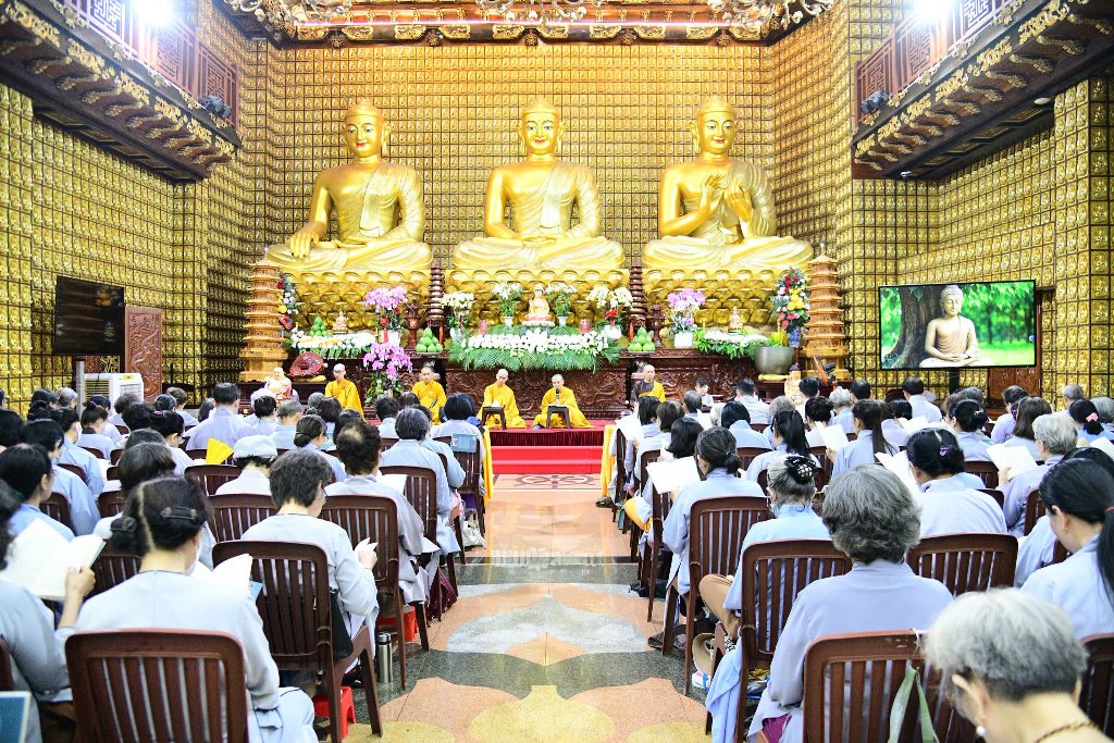 KHÓA TU NGÀY AN LẠC 19/04/2026: “KHÔNG TRỐN CHẠY, KHÔNG SỢ HÃI” – ĐI TỪ TRÍ TUỆ ĐẾN BÌNH AN NỘI TÂM