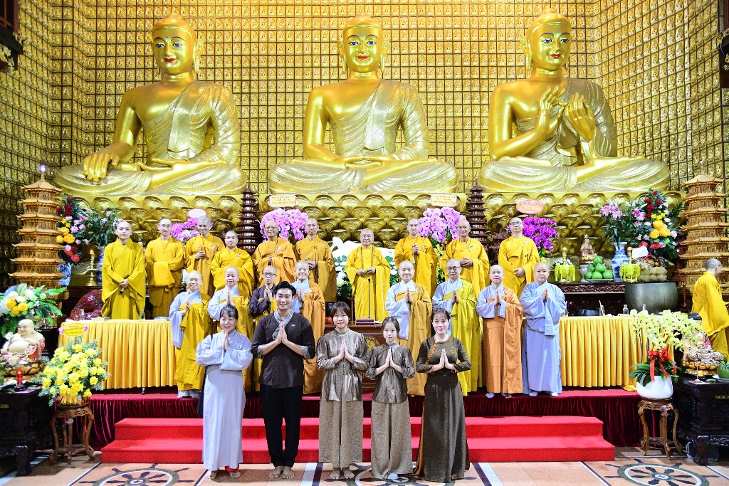 LỄ TƯỞNG NIỆM ĐỨC PHẬT NHẬP NIẾT-BÀN VÀ MỪNG NGÀY TIẾP NỐI LẦN THỨ 58 CỦA SƯ PHỤ THÍCH NHẬT TỪ: THẮP SÁNG TINH THẦN TRI ÂN VÀ TIẾP NỐI CHÁNH PHÁP