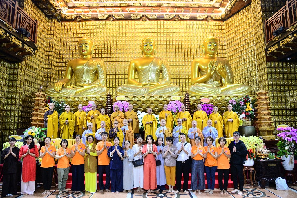 LỄ TƯỞNG NIỆM ĐỨC PHẬT NHẬP NIẾT-BÀN VÀ MỪNG NGÀY TIẾP NỐI LẦN THỨ 58 CỦA SƯ PHỤ THÍCH NHẬT TỪ: THẮP SÁNG TINH THẦN TRI ÂN VÀ TIẾP NỐI CHÁNH PHÁP