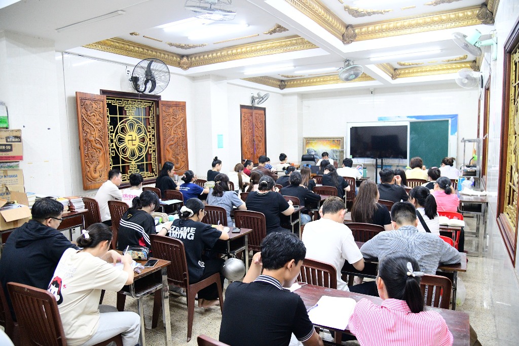 KHAI GIẢNG LỚP TIẾNG ANH GIAO TIẾP TẠI CHÙA GIÁC NGỘ