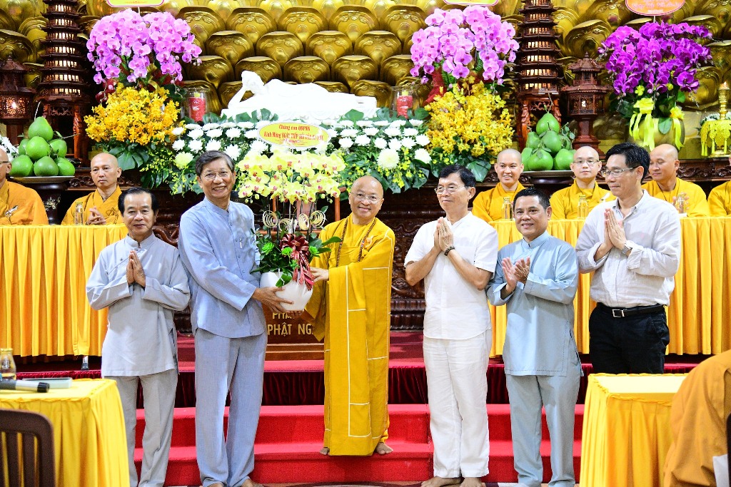 LỄ TƯỞNG NIỆM ĐỨC PHẬT NHẬP NIẾT-BÀN VÀ MỪNG NGÀY TIẾP NỐI LẦN THỨ 58 CỦA SƯ PHỤ THÍCH NHẬT TỪ: THẮP SÁNG TINH THẦN TRI ÂN VÀ TIẾP NỐI CHÁNH PHÁP