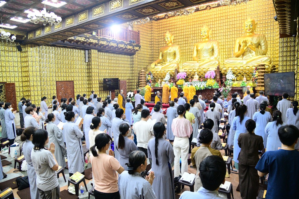 ĐÊM SÁM HỐI – TRỞ VỀ LẮNG NGHE CHÍNH MÌNH TẠI CHÙA GIÁC NGỘ