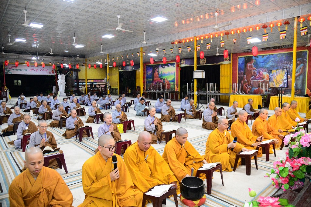 LỄ SÁM HỐI TOÀN THỂ TẠI CHÙA QUAN ÂM ĐÔNG HẢI