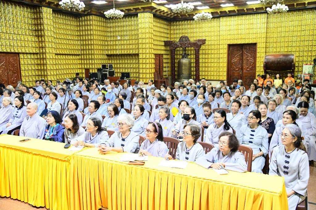 KHÓA TU NGÀY AN LẠC 19/04/2026: “KHÔNG TRỐN CHẠY, KHÔNG SỢ HÃI” – ĐI TỪ TRÍ TUỆ ĐẾN BÌNH AN NỘI TÂM