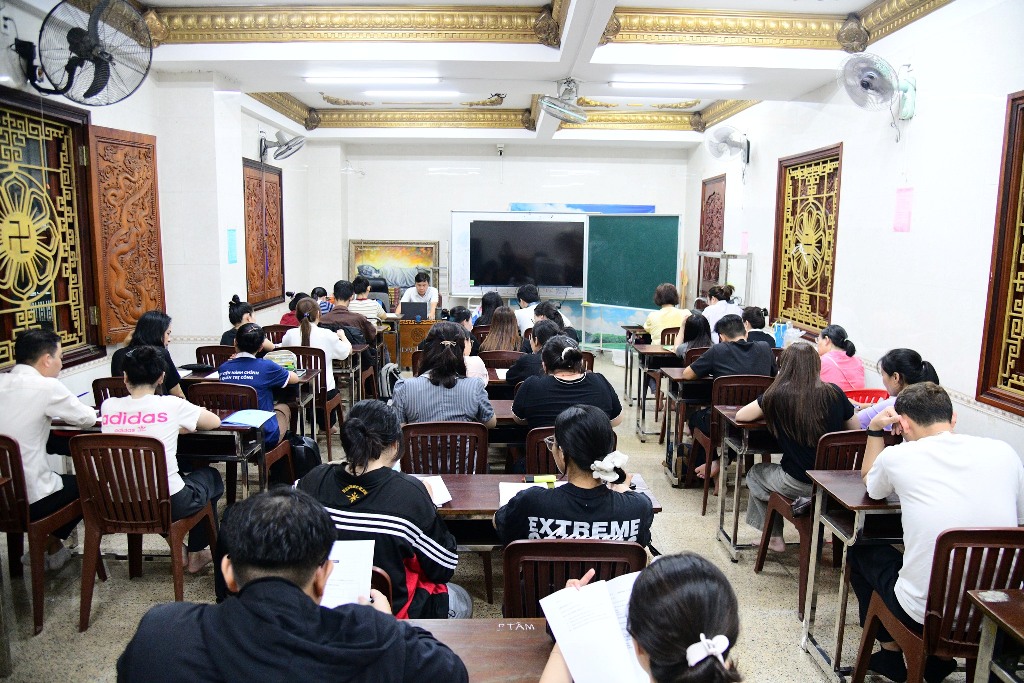 KHAI GIẢNG LỚP TIẾNG ANH GIAO TIẾP TẠI CHÙA GIÁC NGỘ