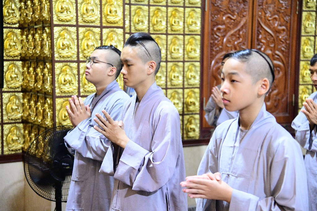 ĐÊM SÁM HỐI – TRỞ VỀ LẮNG NGHE CHÍNH MÌNH TẠI CHÙA GIÁC NGỘ