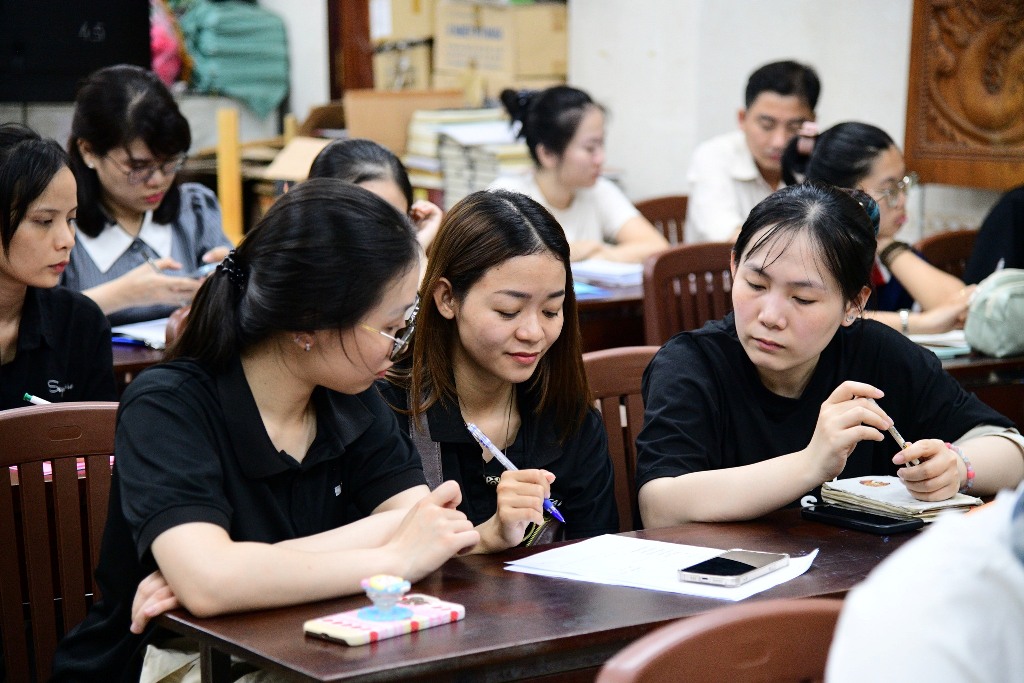 KHAI GIẢNG LỚP TIẾNG ANH GIAO TIẾP TẠI CHÙA GIÁC NGỘ