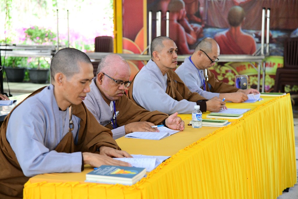 BUÔNG BỎ ĐỂ ĐƯỢC BÌNH AN