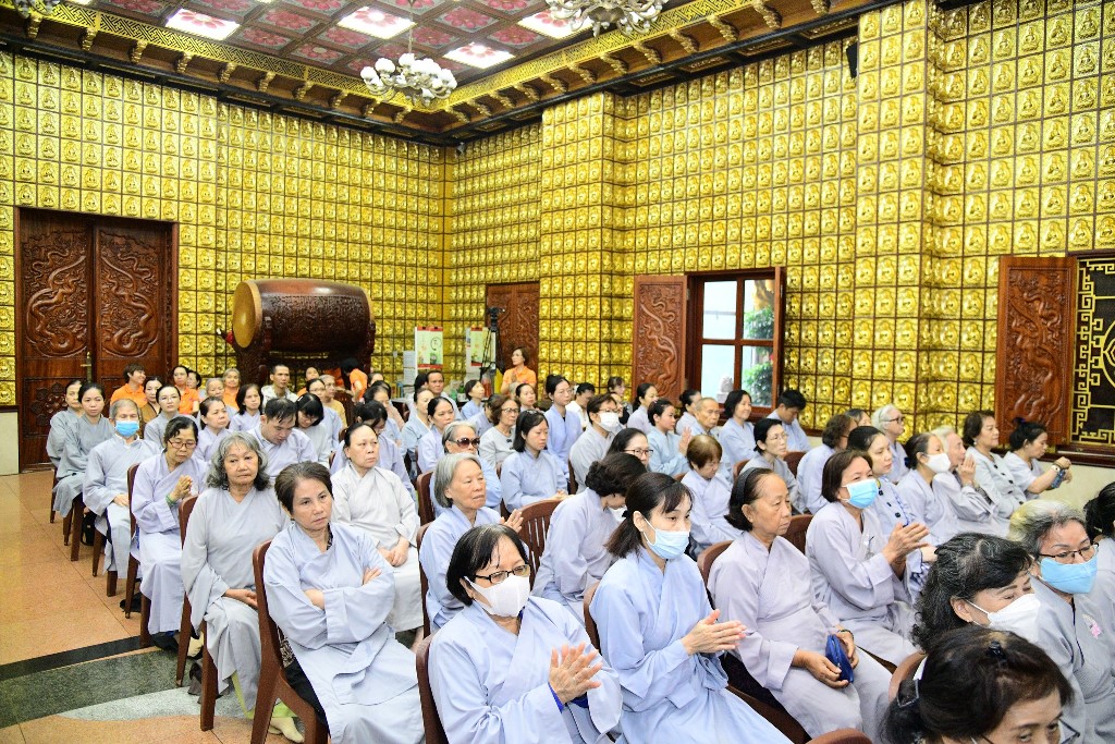 MỘT HƠI THỞ CHÁNH NIỆM - MỘT HƠI THỞ HẠNH PHÚC