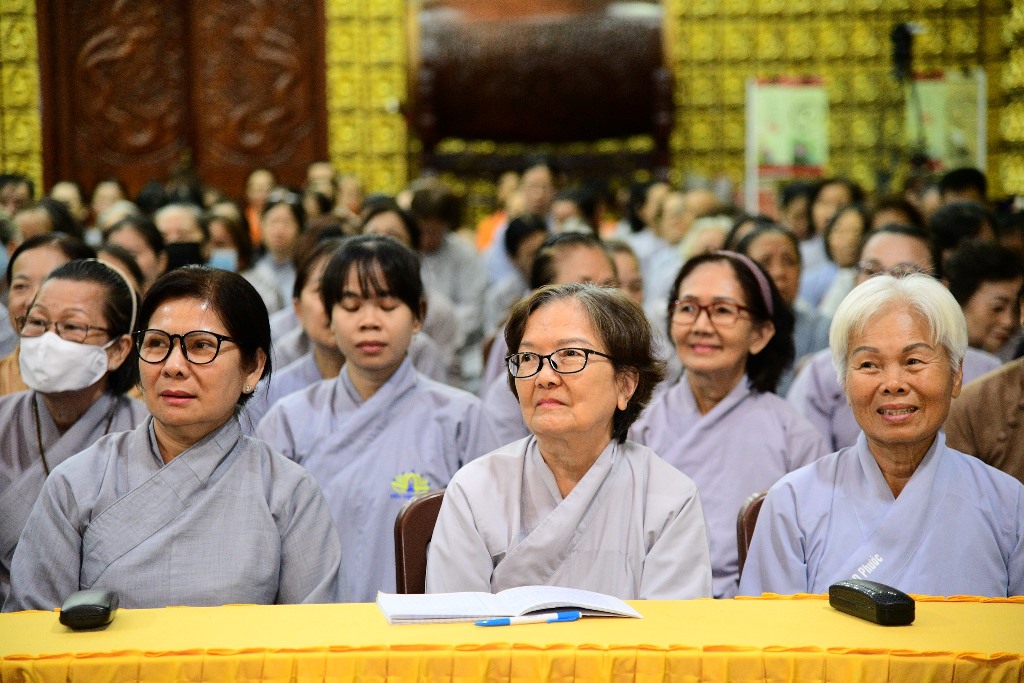 MỘT HƠI THỞ CHÁNH NIỆM - MỘT HƠI THỞ HẠNH PHÚC