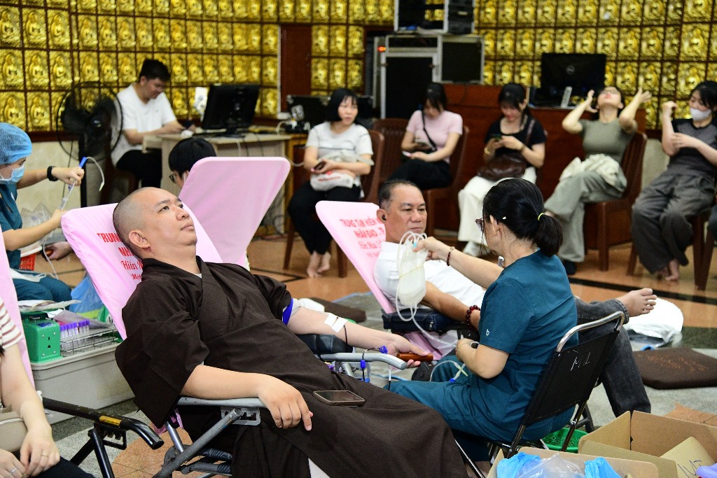 THẮP SÁNG HẠNH NGUYỆN ĐỘ SINH: CHÙA GIÁC NGỘ VÀ HÀNH TRÌNH KẾT NỐI NHỮNG TẤM LÒNG VÀNG