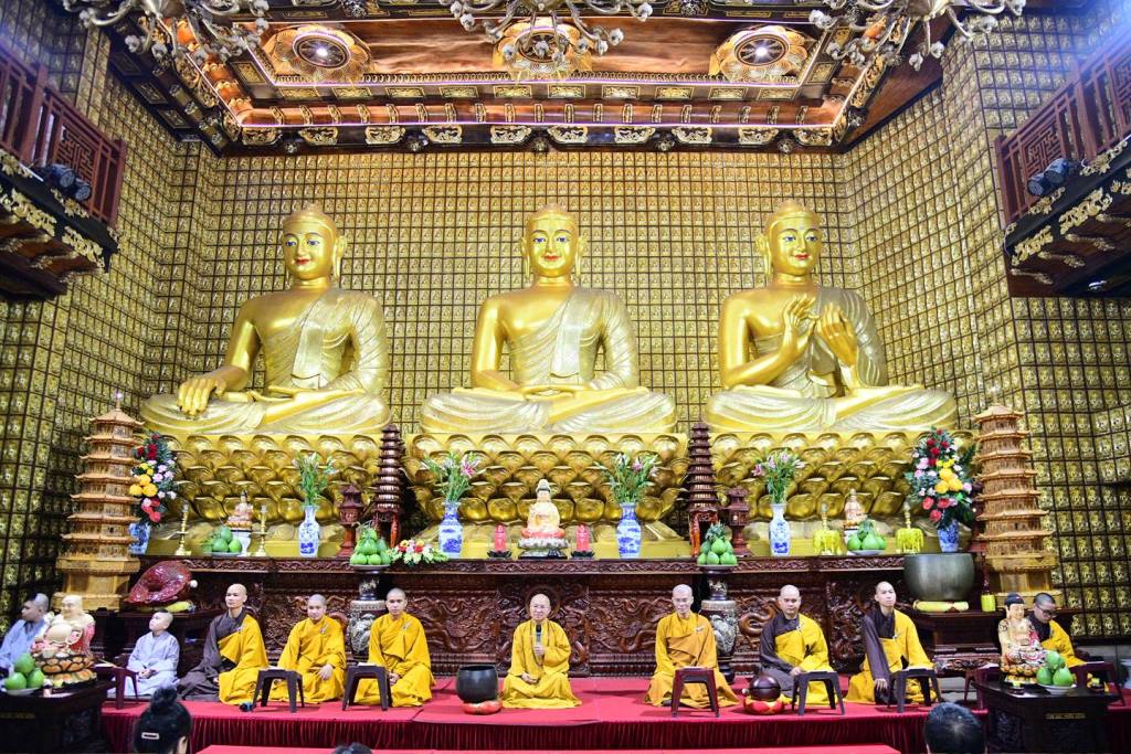 TRỞ VỀ VỚI HƠI THỞ: THẦY NHẬT TỪ HƯỚNG DẪN CỐT LÕI HÀNH THIỀN