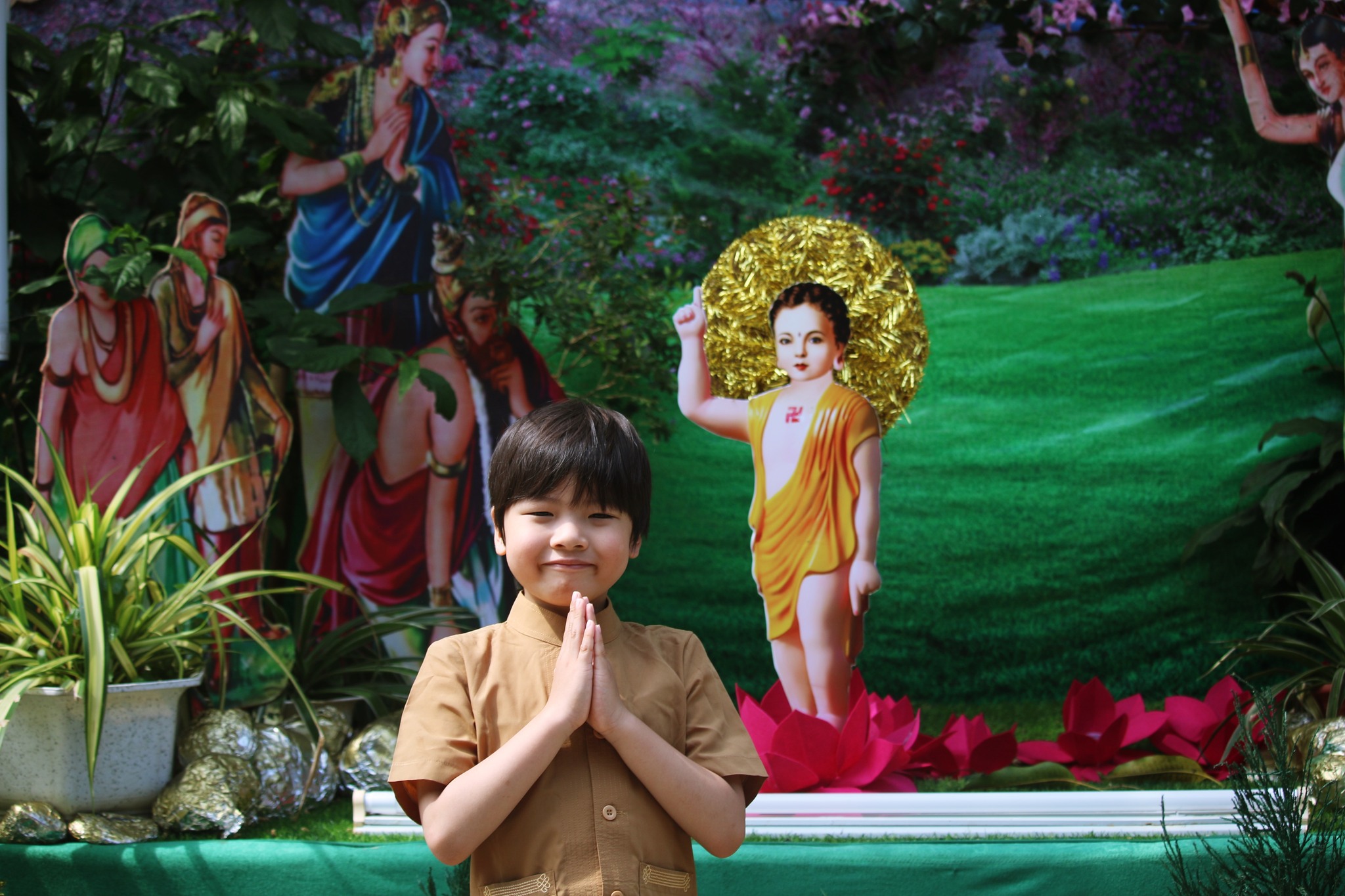 Tháng Tư