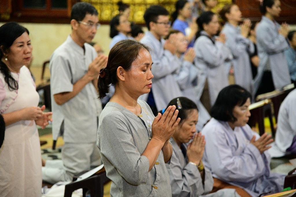 LÀM MỚI THÂN TÂM ĐÓN MỪNG PHẬT ĐẢN