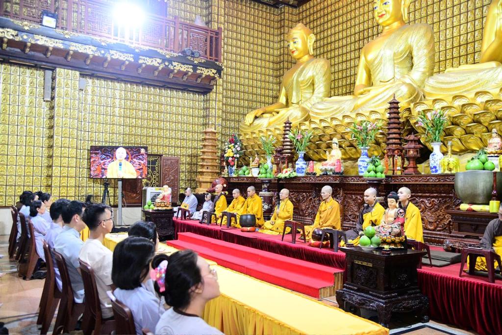 TRỞ VỀ VỚI HƠI THỞ: THẦY NHẬT TỪ HƯỚNG DẪN CỐT LÕI HÀNH THIỀN