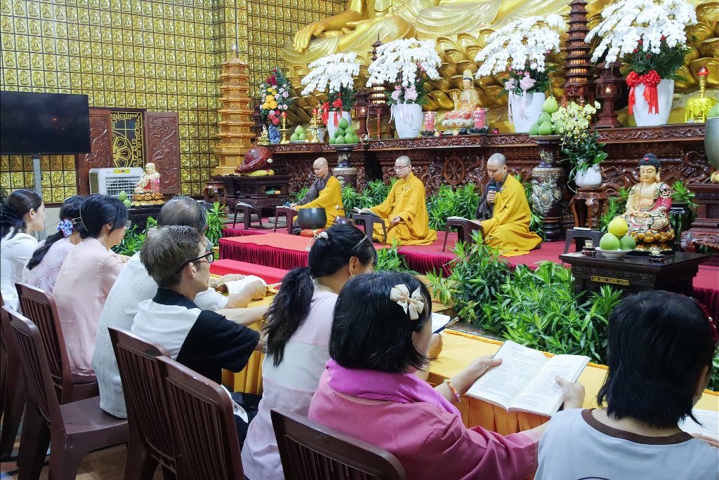 SƯ GIÁC NGUYÊN PHÁ VỠ LẦM TƯỞNG VỀ "NGHIỆP" TRƯỚC HƠN 600 HÀNH GIẢ