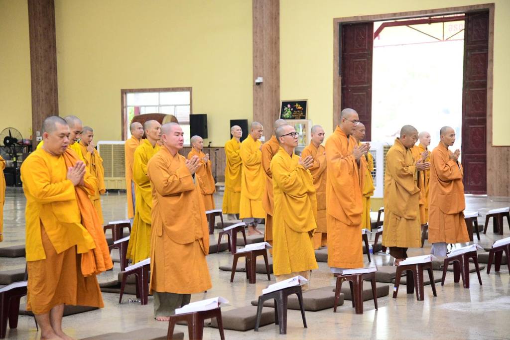 KHÓA LỄ LẠY VẠN PHẬT TẠI HẠ TRƯỜNG CHÙA GIÁC NGỘ ĐẤT ĐỎ