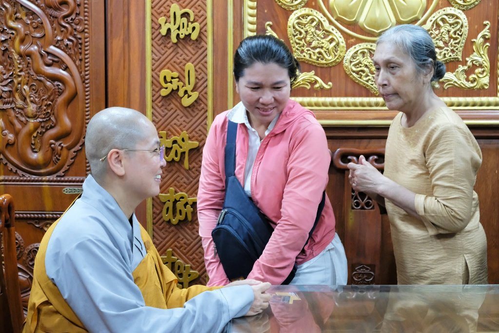 Lắng Đọng Thời Pháp Thoại "Vượt Qua Nỗi Sợ Hãi" Chuyển Hóa Khổ Đau Qua Lời Giảng Về Sự Buông Xả Của Ni Sư Thích Nữ Diệu Hiếu Tại Khóa Tu Ngày An Lạc Chùa Giác Ngộ